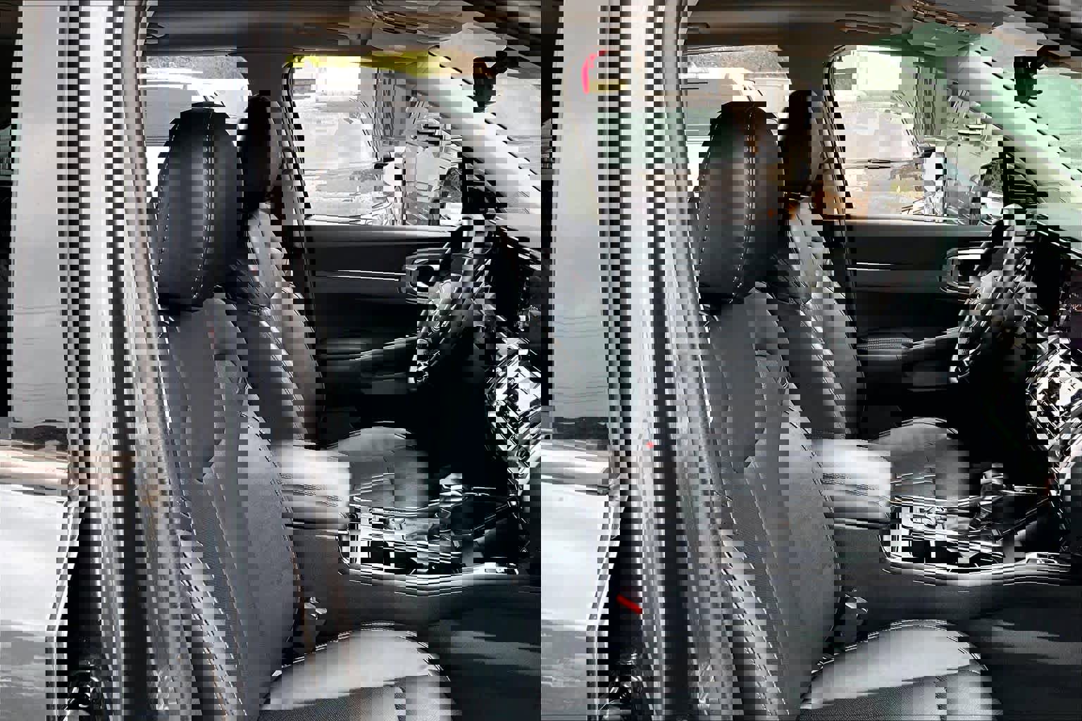 Used 2022 Kia Sorento EX w/ Panoramic Sunroof Package image 9