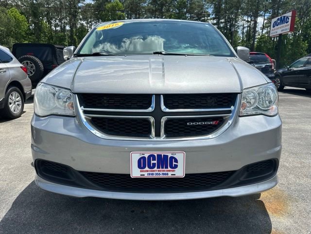Used 2016 Dodge Grand Caravan SXT w/ Rear Park Assist Package FWD image 2