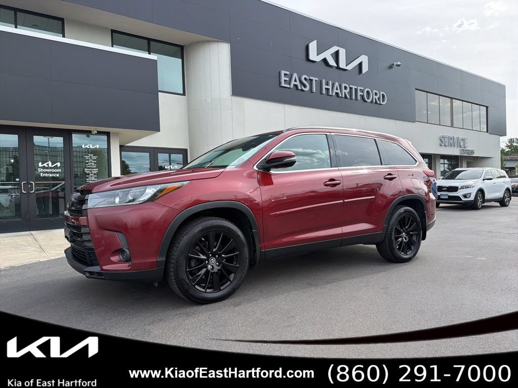 Used 2019 Toyota Highlander SE
