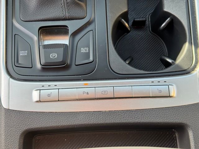 Used 2025 Kia Carnival FWD image 23