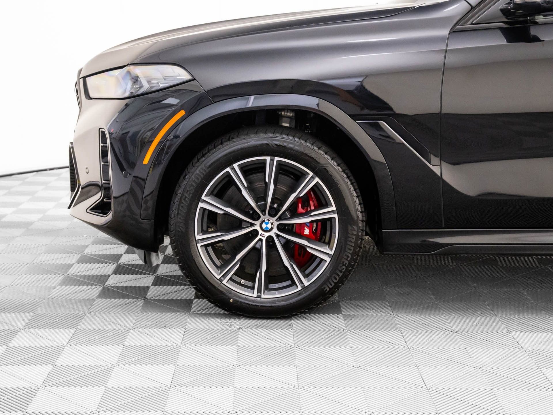 Used 2024 BMW X6 M60i w/ Dynamic Handling Package AWD/4WD image 37
