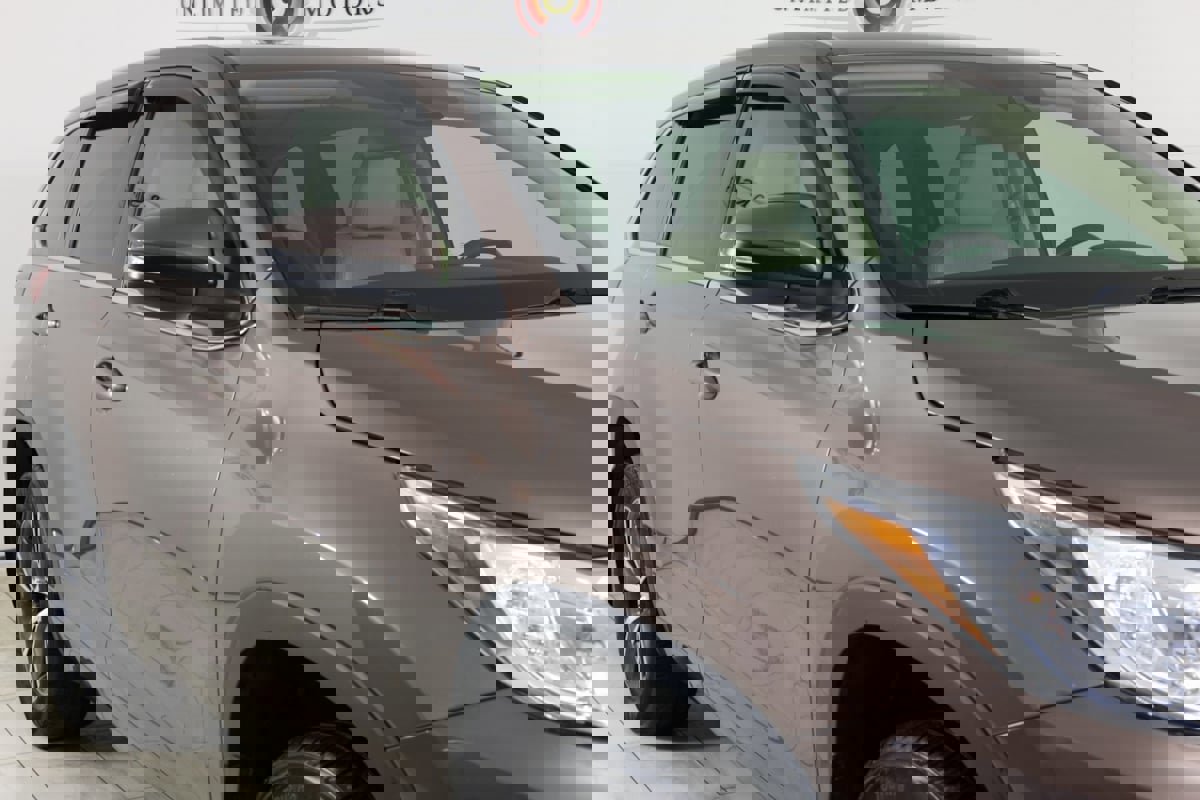 Used 2017 Toyota Highlander Plus image 39