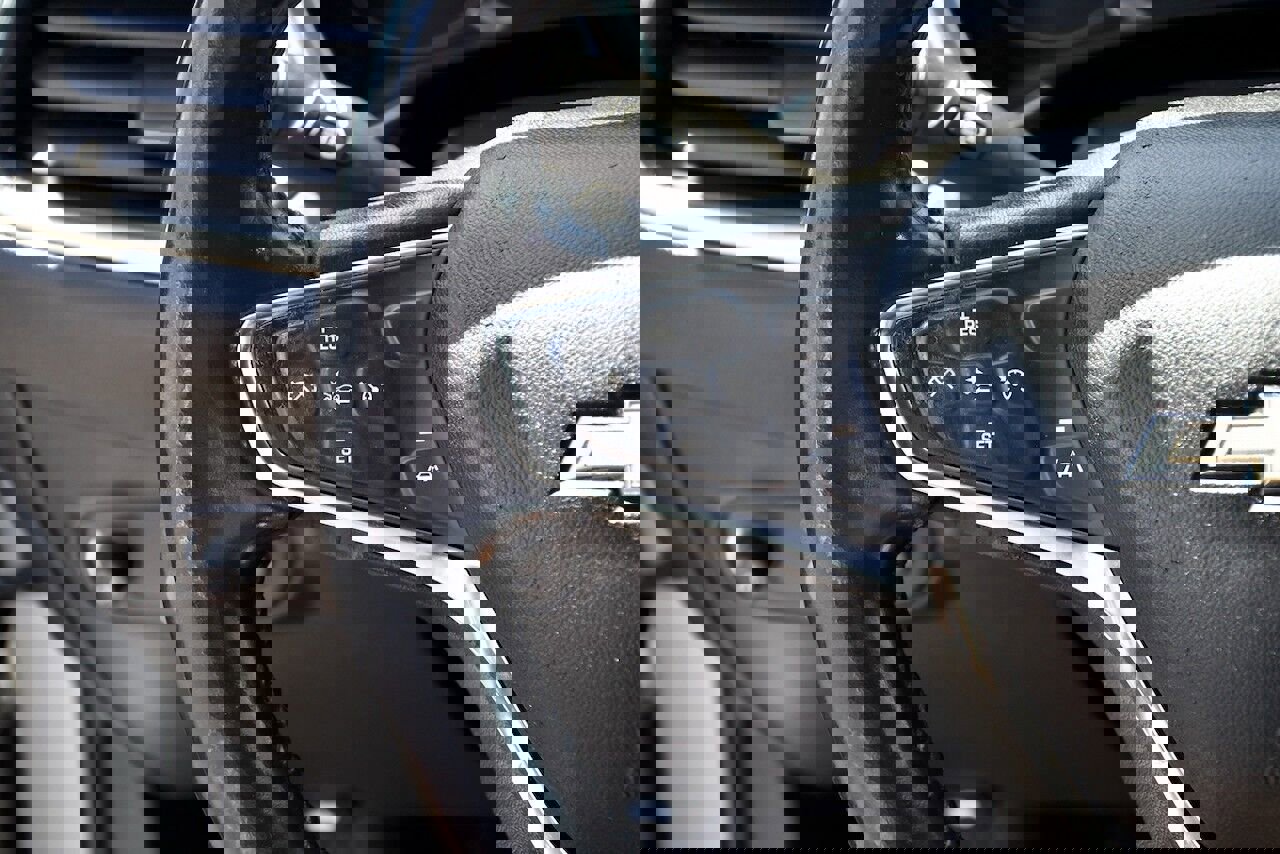 Used 2021 Chevrolet Equinox LT w/ Driver Convenience Package image 21