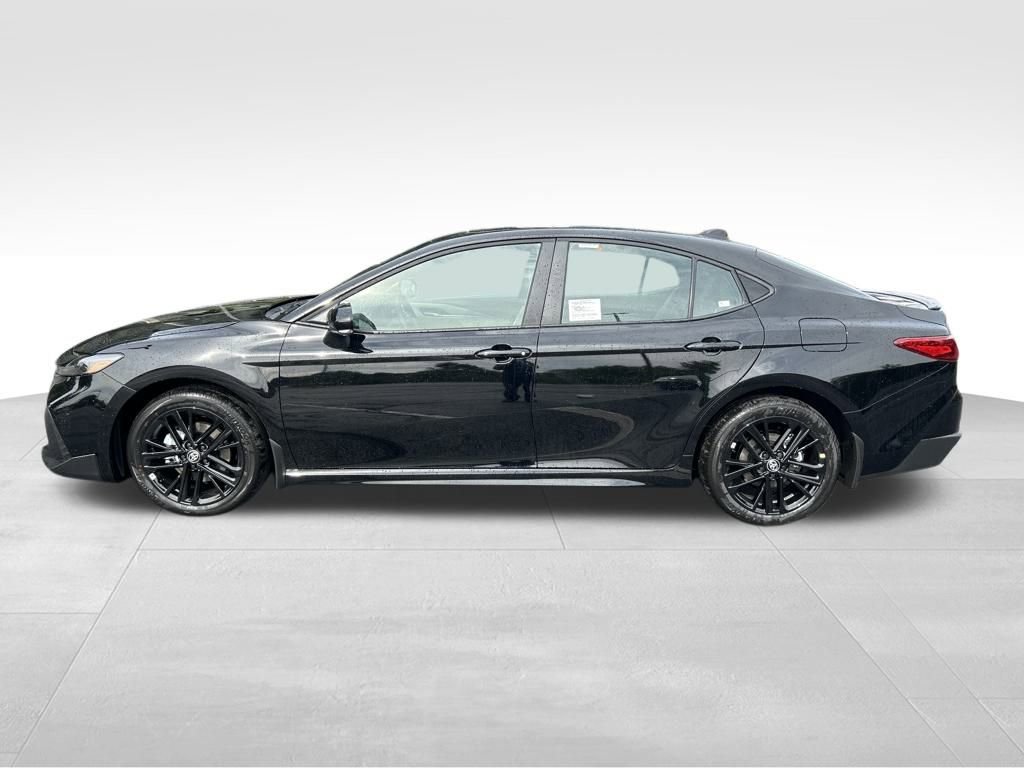 New 2025 Toyota Camry SE image 2