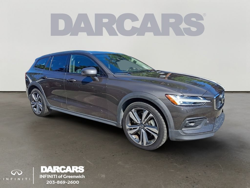 Used 2025 Volvo V60 B5 Cross Country Plus AWD/4WD image 1