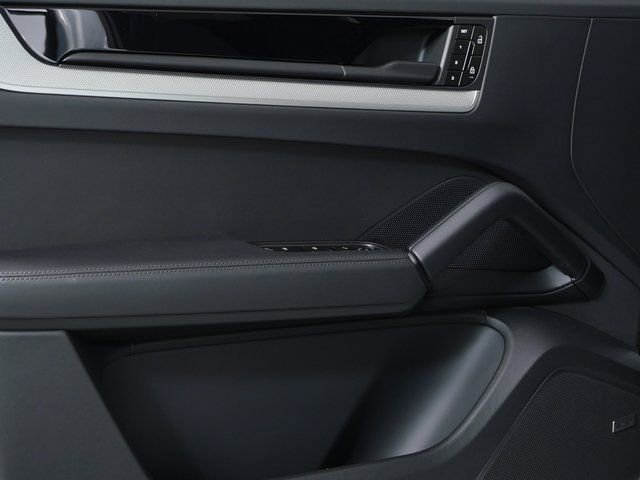 New 2026 Porsche Cayenne Coupe image 6