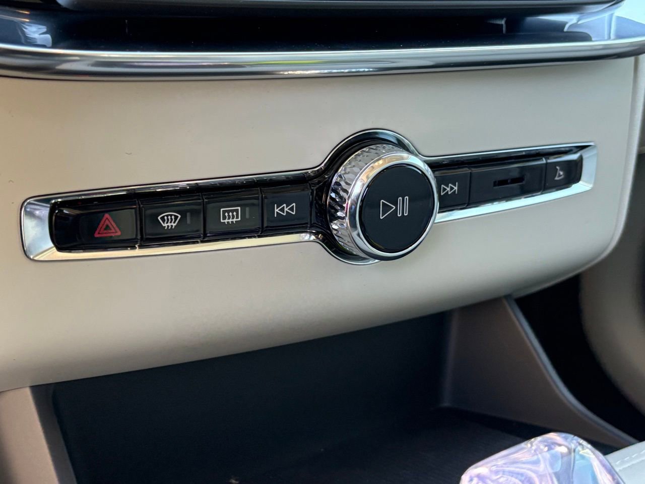 New 2026 Volvo XC90 B6 Ultra w/ Lounge Package image 14