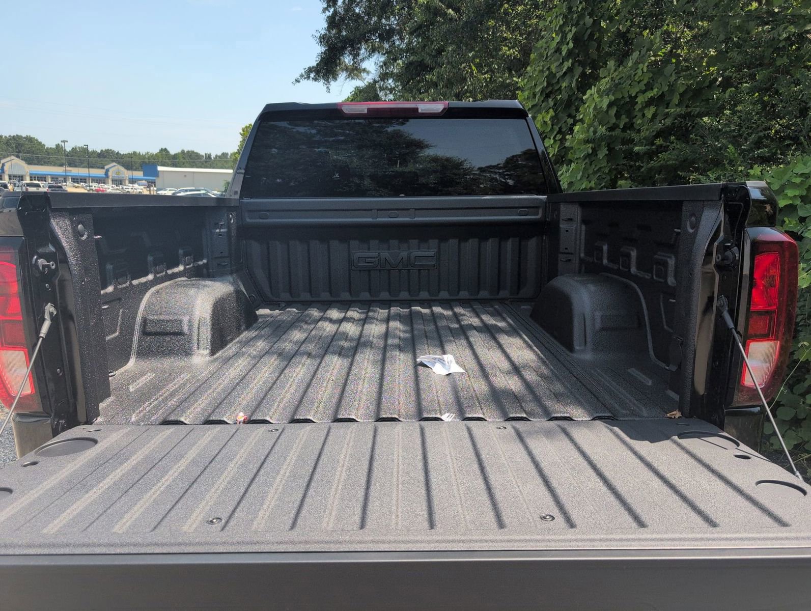 New 2025 GMC Sierra 1500 SLE w/ X31 Off-Road Package AWD/4WD image 36