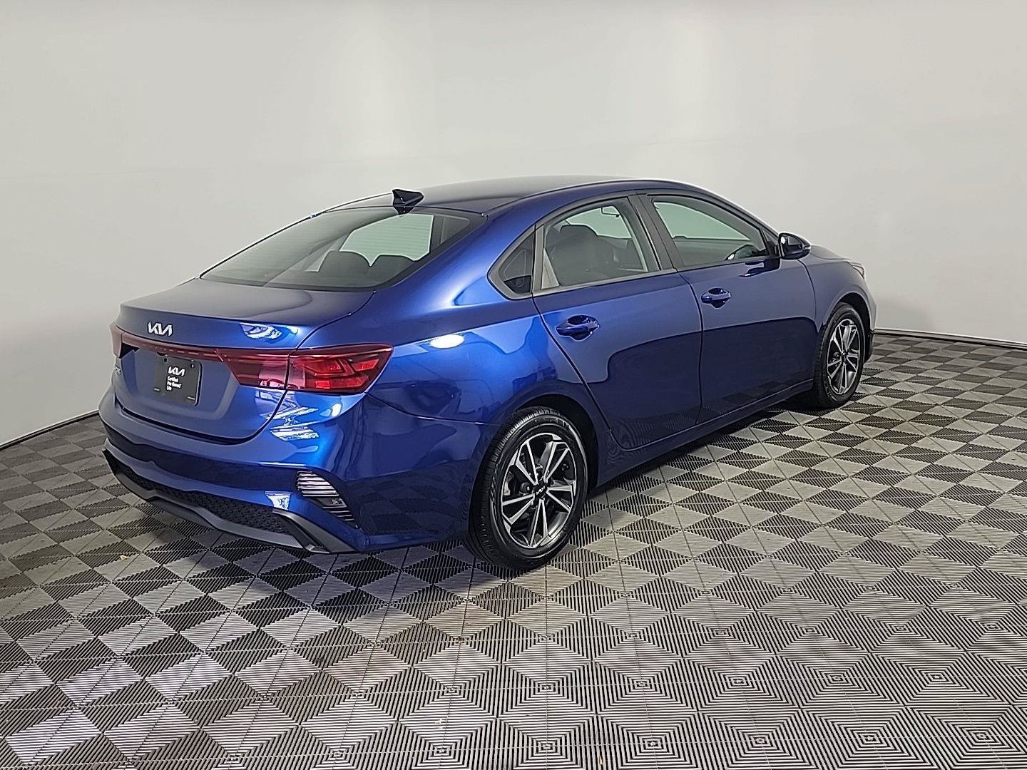 Used 2022 Kia Forte LXS w/ LXS Technology Package FWD image 4