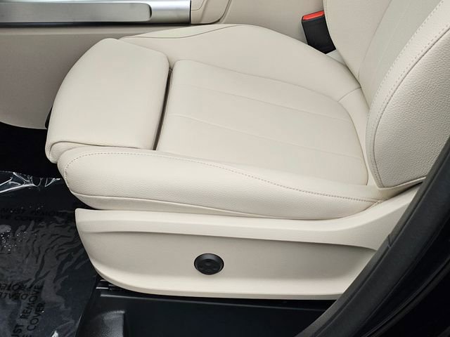 New 2026 Mercedes-Benz GLB 250 4MATIC image 18