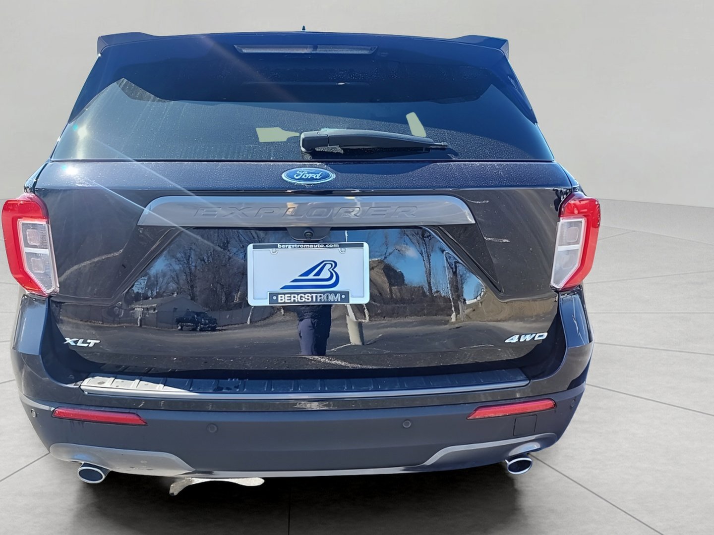 Certified 2023 Ford Explorer XLT w/ Equipment Group 202A AWD/4WD image 11