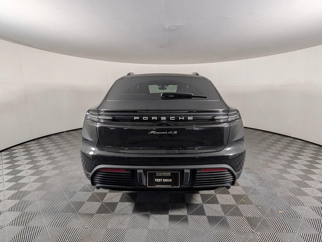 Certified 2025 Porsche Macan 4S Electric AWD/4WD image 6