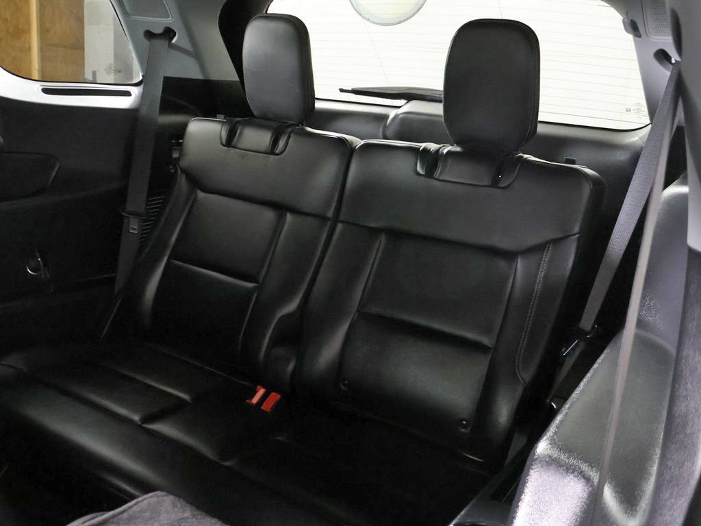 Used 2022 Ford Explorer Limited w/ Equipment Group 301A RWD image 35