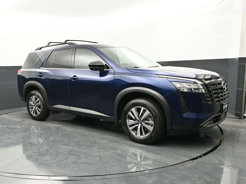 New 2026 Nissan Pathfinder SL image 3