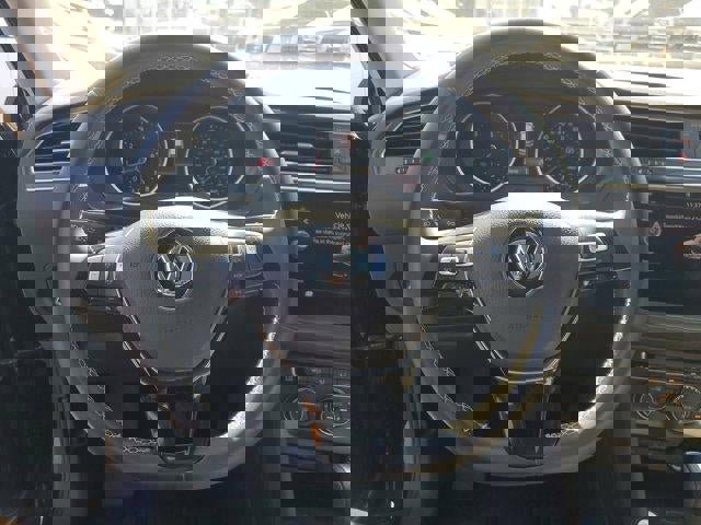 Used 2021 Volkswagen Tiguan SE image 18