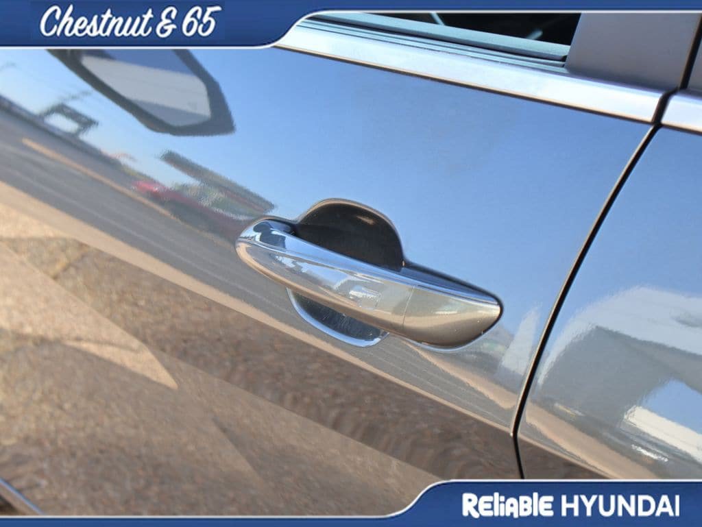 Certified 2024 Hyundai Elantra Limited FWD image 19