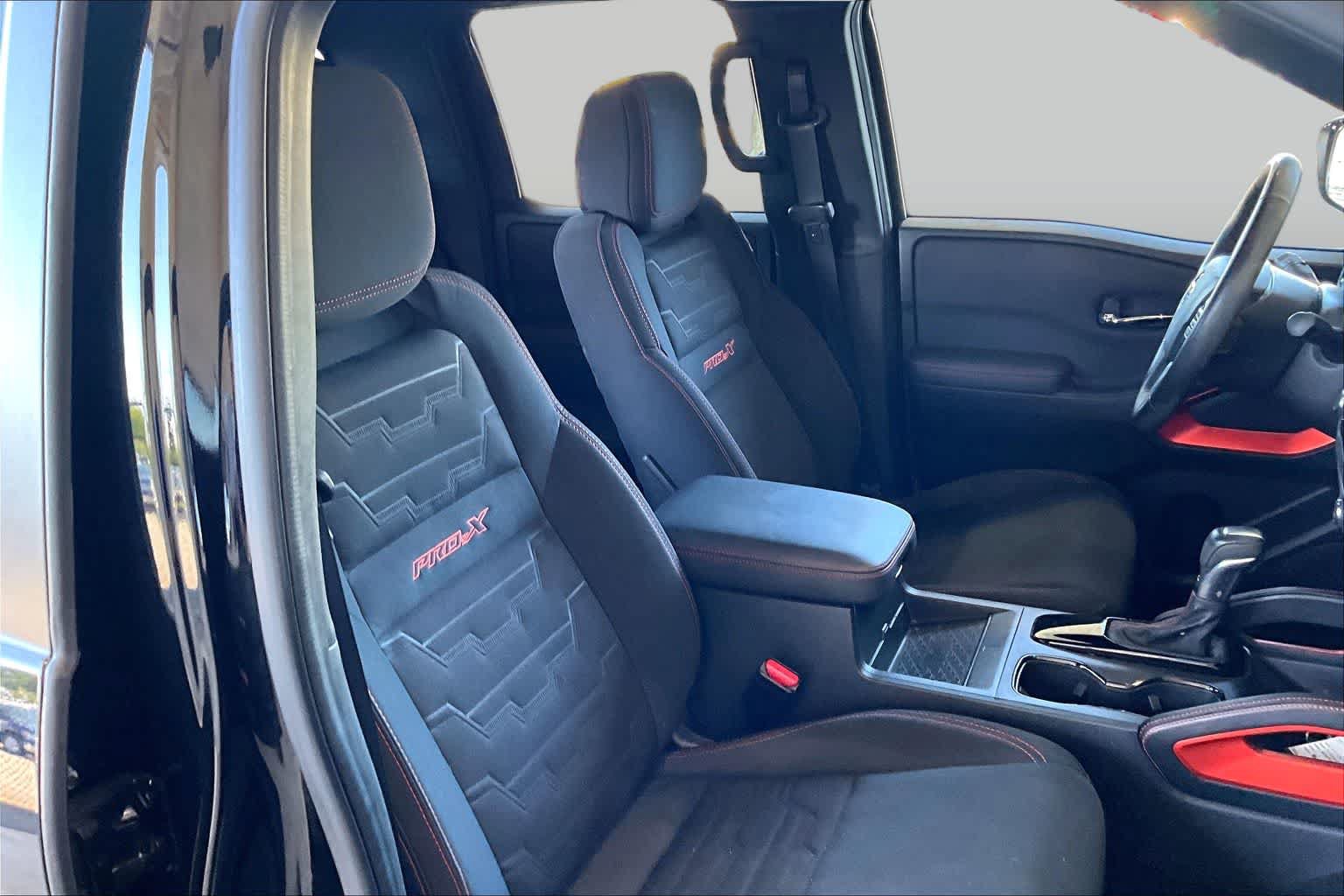 Used 2022 Nissan Frontier Pro-X RWD image 9