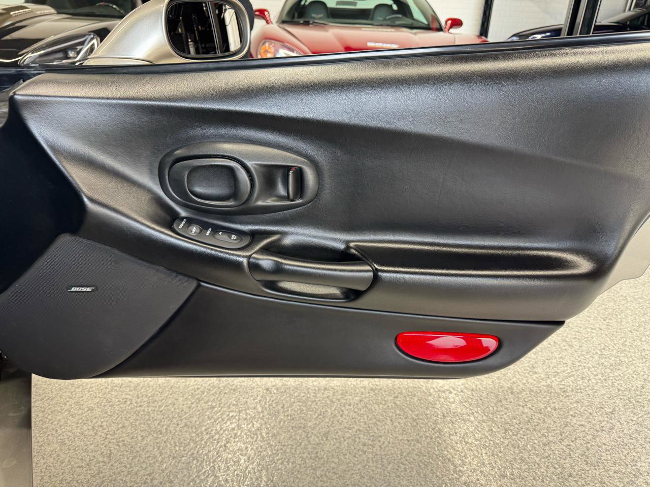 Used 2001 Chevrolet Corvette Convertible w/ Preferred Equipment Group2 RWD image 40