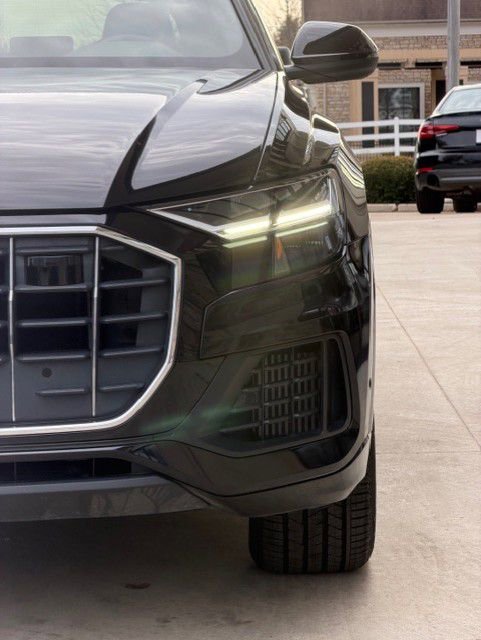 Used 2019 Audi Q8 Premium Plus image 12