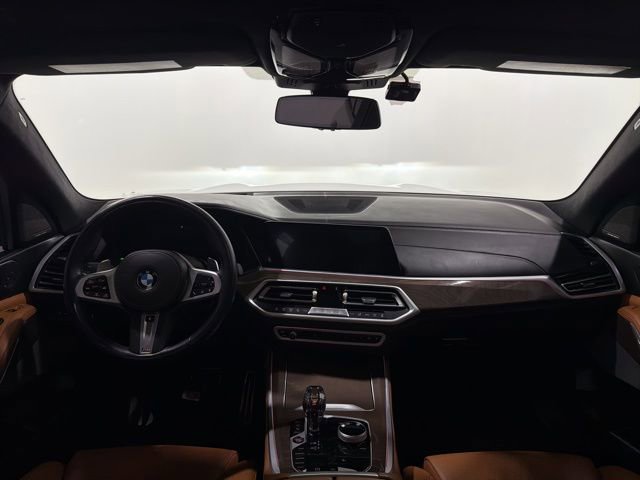 Used 2021 BMW X5 M50i w/ Executive Package image 29