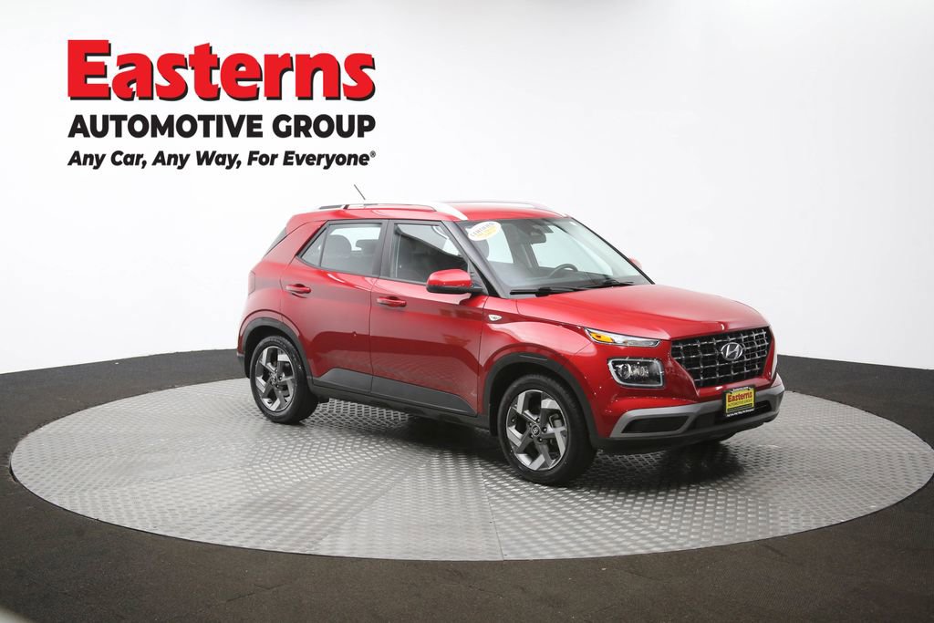 Used 2023 Hyundai Venue Limited image 50