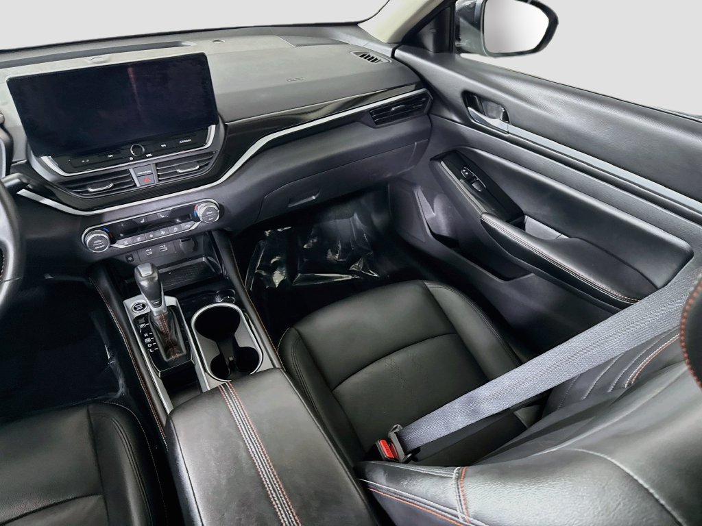 Certified 2025 Nissan Altima 2.5 SR w/ SR Premium Package FWD image 26