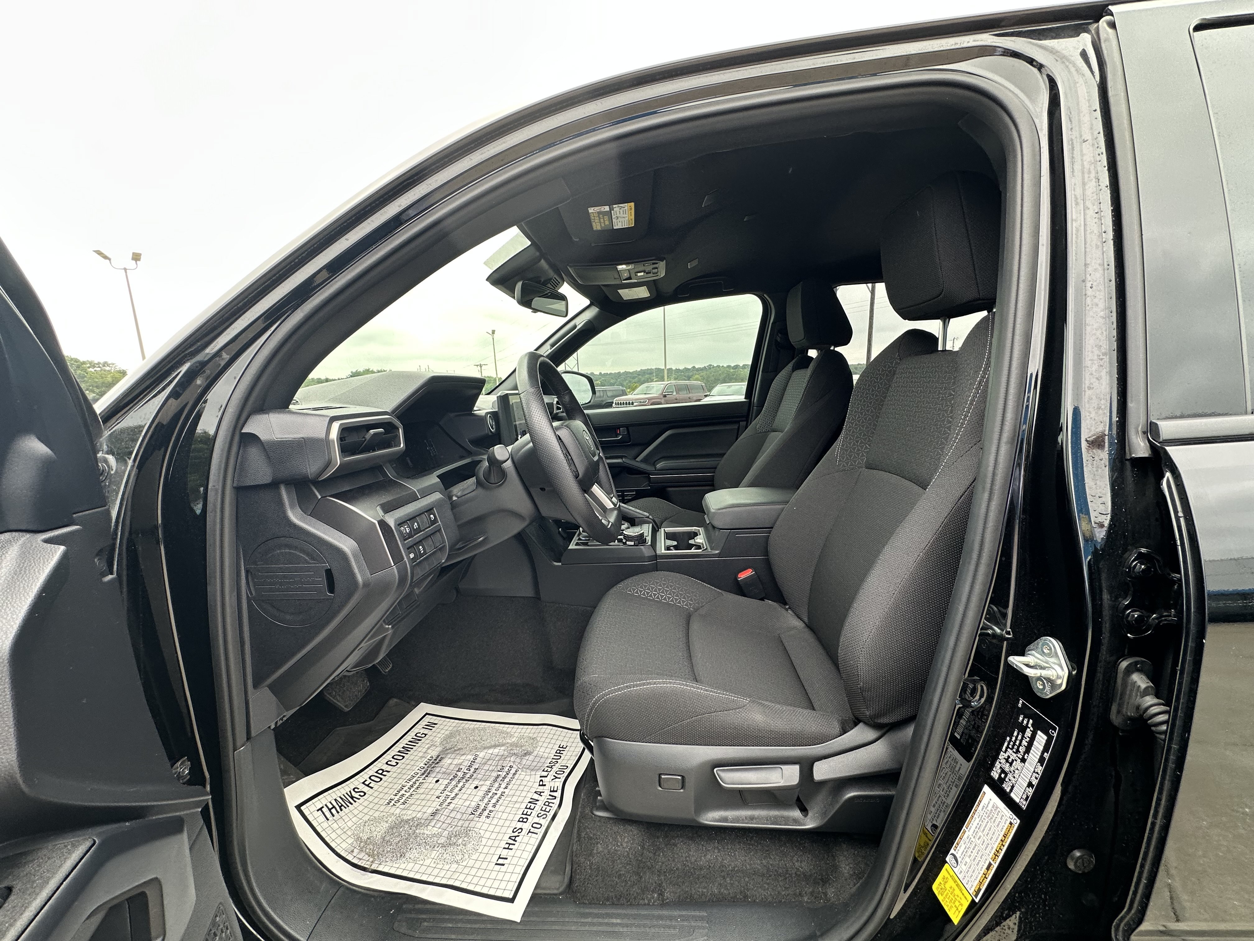 Used 2025 Toyota 4Runner SR5 AWD/4WD image 11