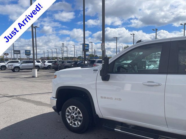 Used 2025 Chevrolet Silverado 2500 LT w/ Convenience Package AWD/4WD image 11