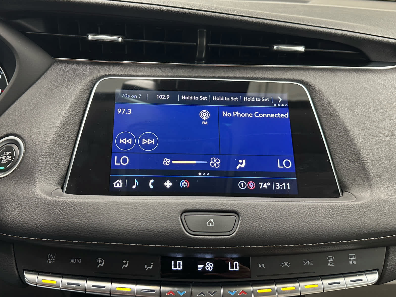 Used 2023 Cadillac XT4 Luxury w/ Cold Weather Package AWD/4WD image 32