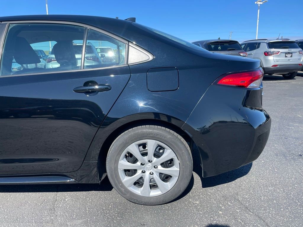 Used 2024 Toyota Corolla LE FWD image 32