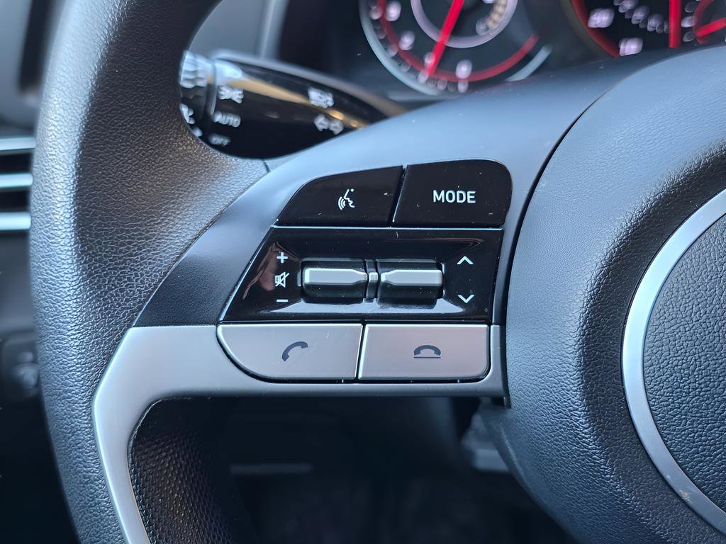 Certified 2022 Hyundai Elantra SEL image 24