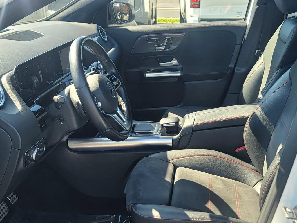 Used 2022 Mercedes-Benz GLA 250 4MATIC image 13