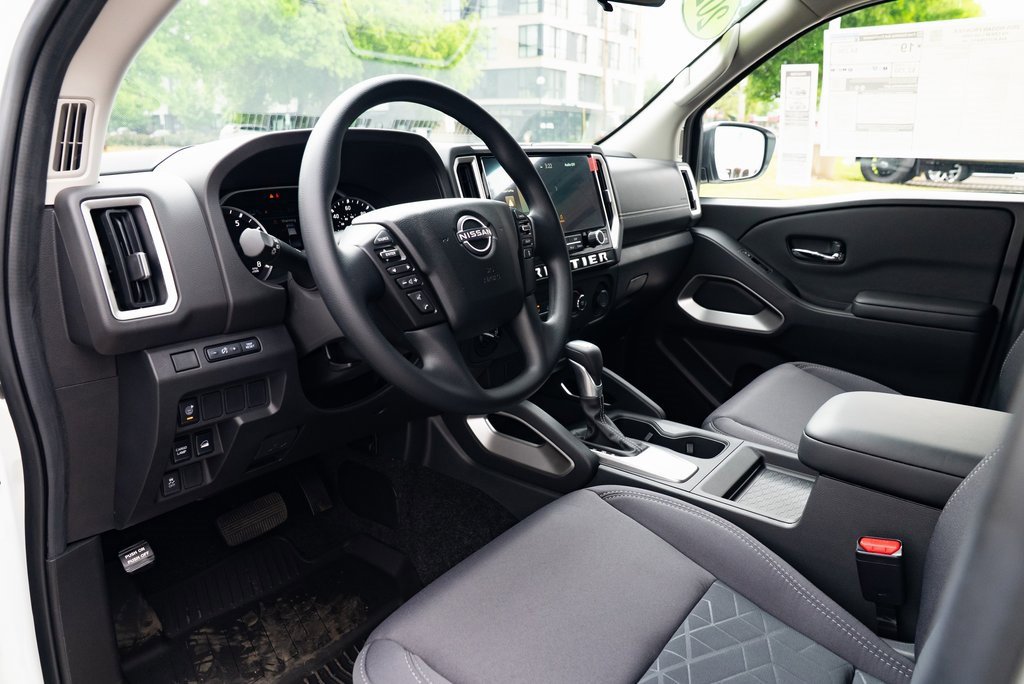 New 2025 Nissan Frontier SV image 19