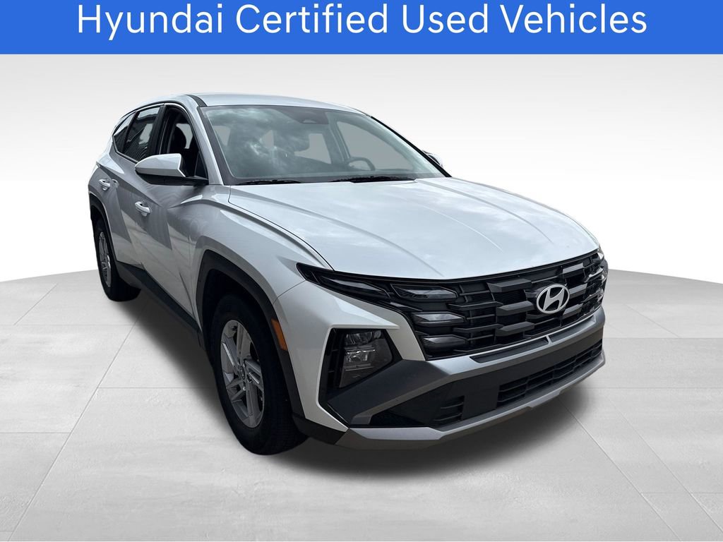 Certified 2025 Hyundai Tucson SE FWD image 3