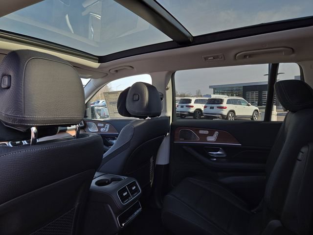 New 2026 Mercedes-Benz GLS 580 4MATIC image 30