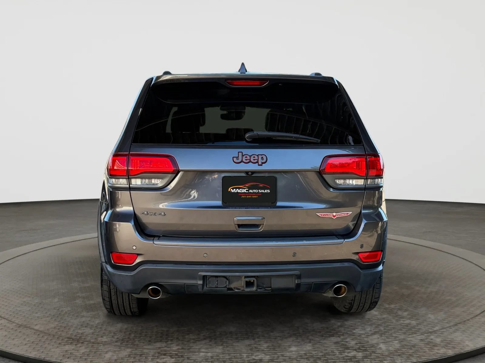 Used 2017 Jeep Grand Cherokee Trailhawk w/ Trailhawk Luxury Group AWD/4WD image 9