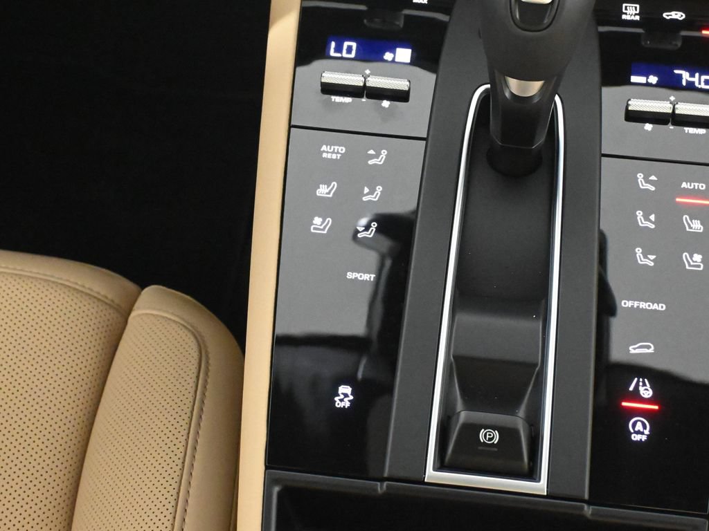 New 2026 Porsche Macan AWD/4WD image 24
