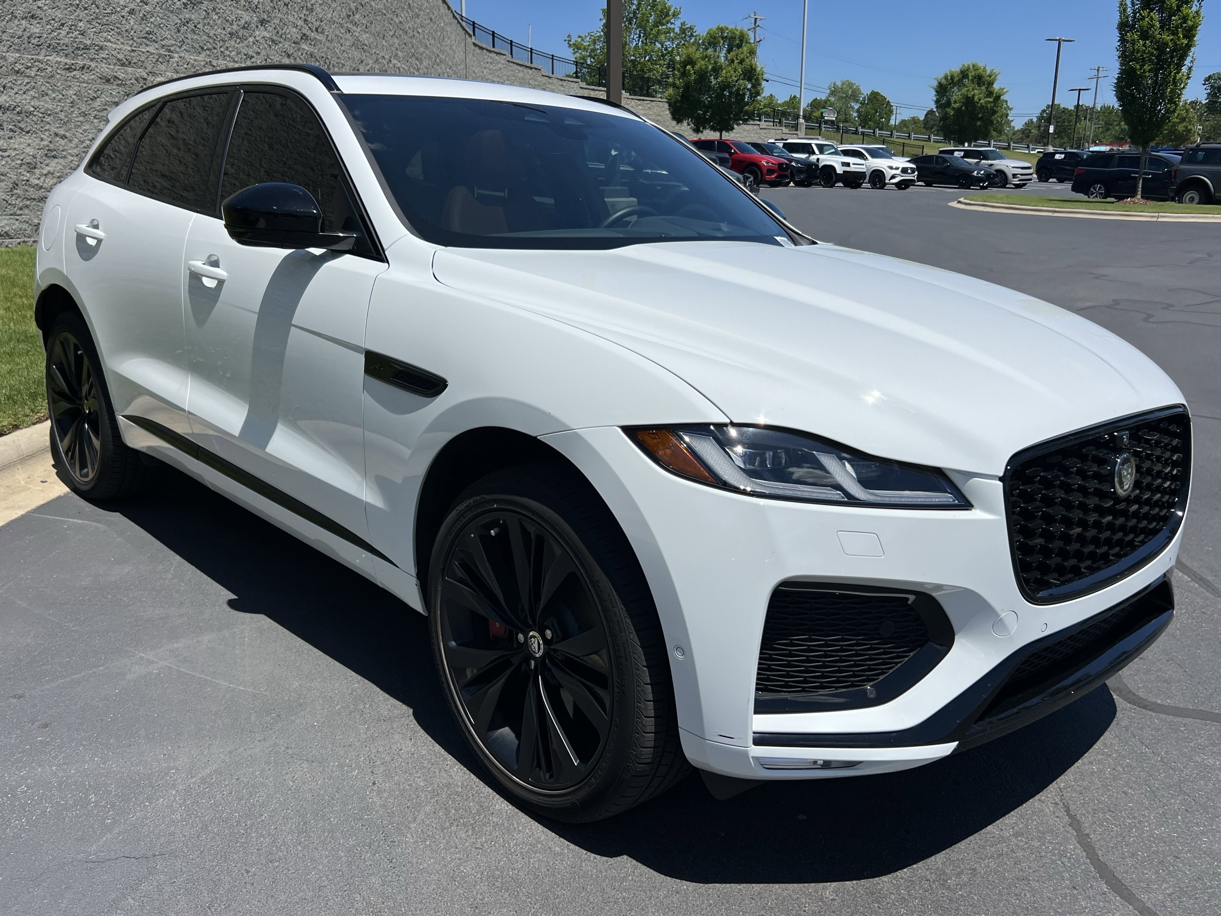 Used 2026 Jaguar F-PACE R-Dynamic S AWD/4WD image 9