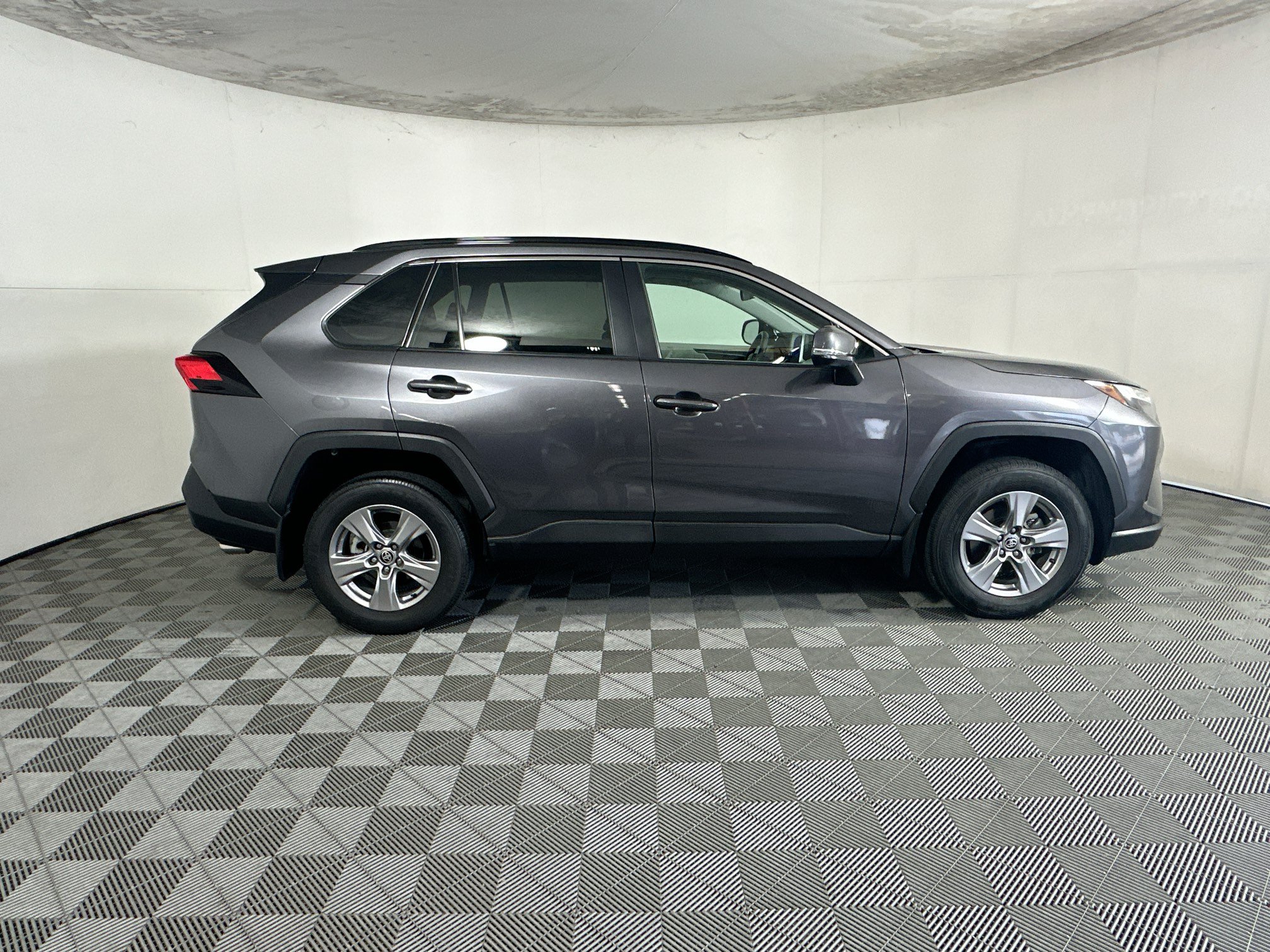 Used 2024 Toyota RAV4 XLE w/ Convenience Package FWD image 2