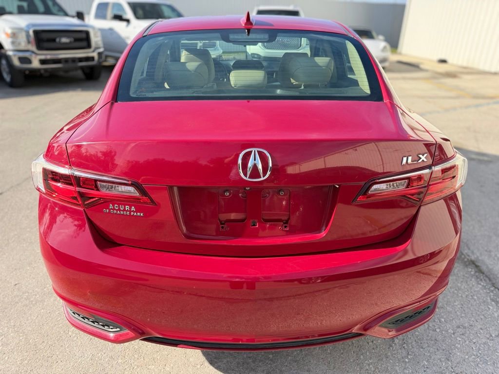 Used 2018 Acura ILX FWD image 4