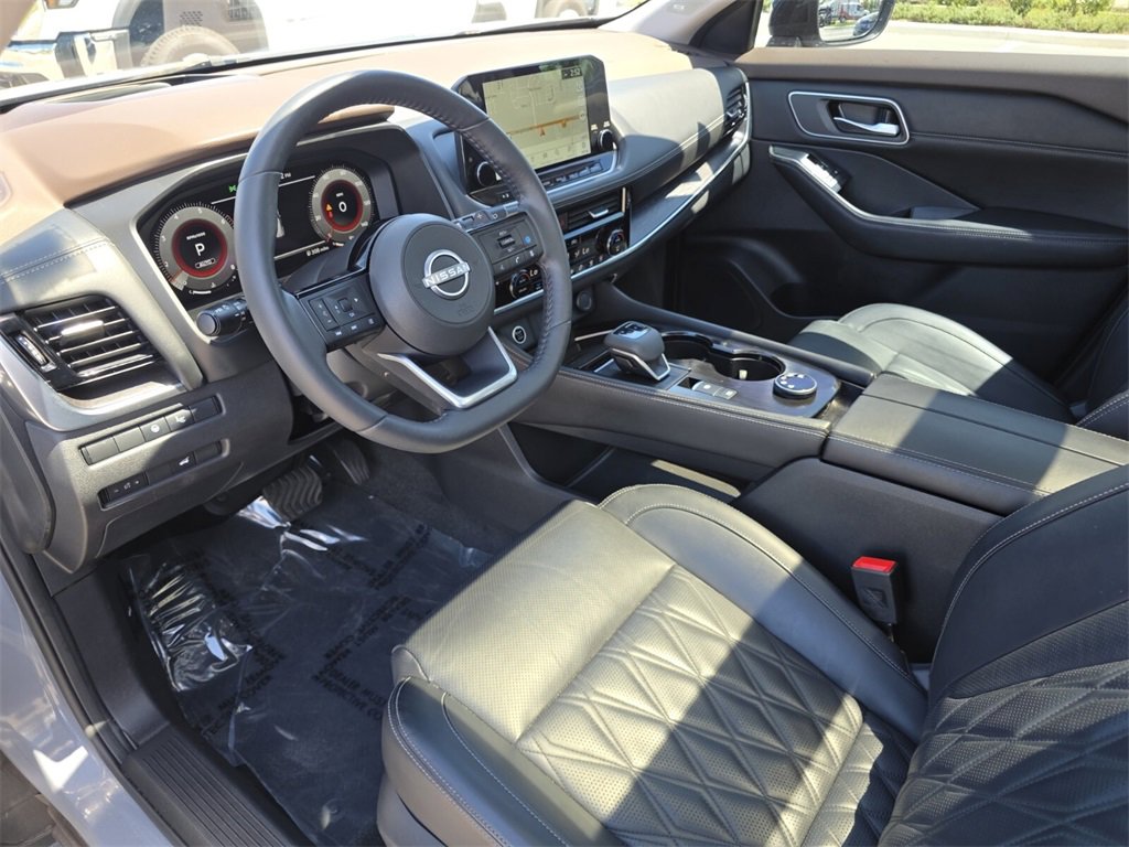 Used 2022 Nissan Rogue Platinum w/ Head-Up Display Package image 24
