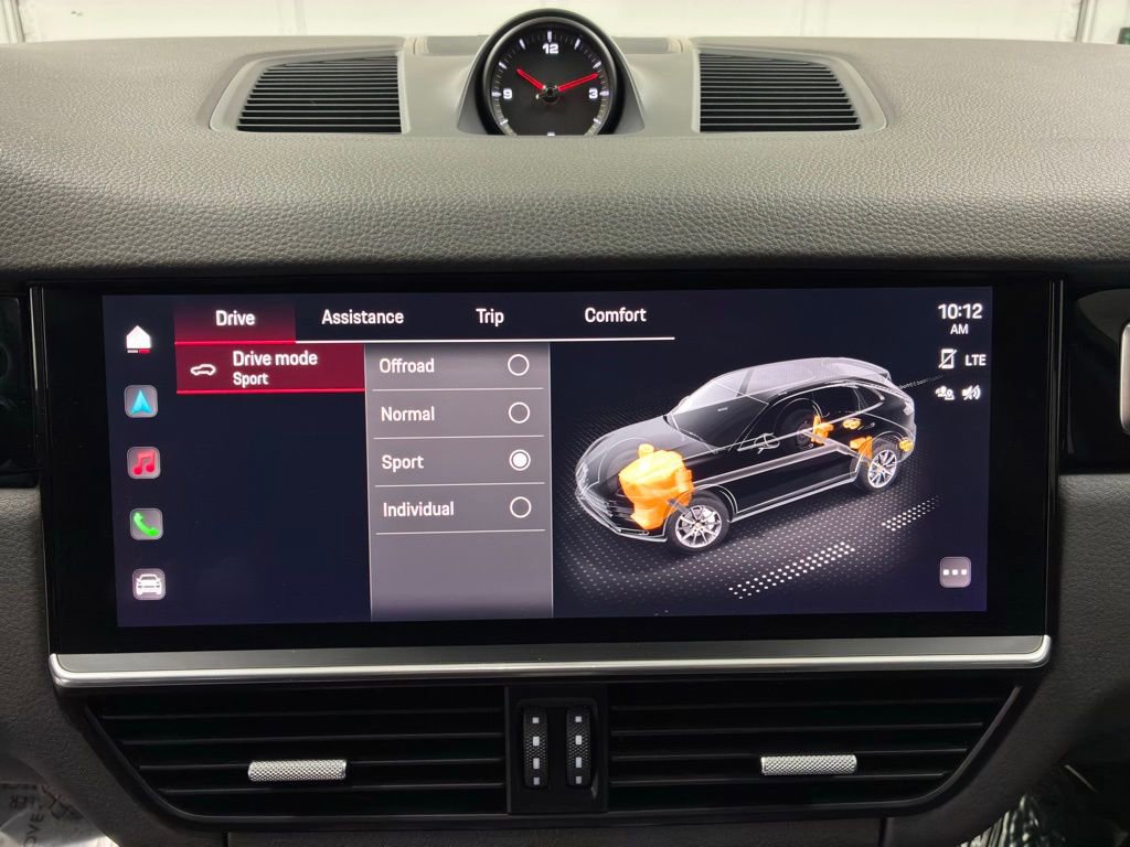 Used 2022 Porsche Cayenne Platinum Edition image 37