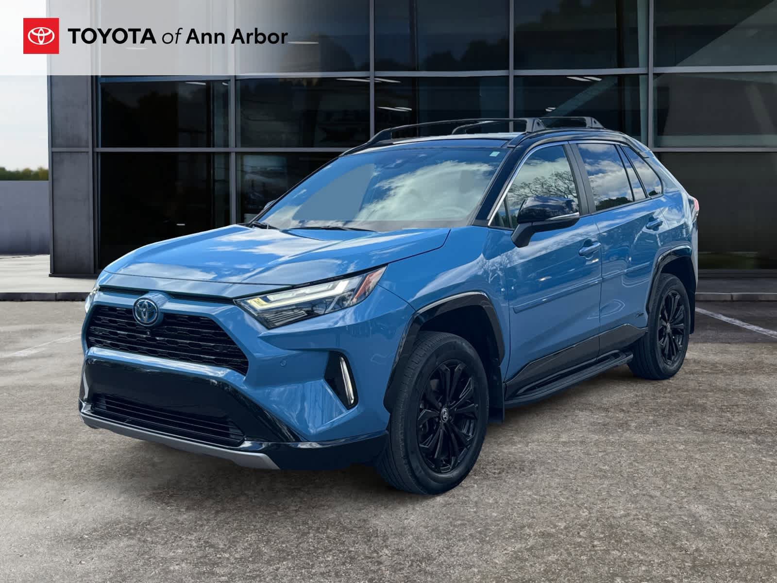 Used 2023 Toyota RAV4 XSE AWD/4WD image 9