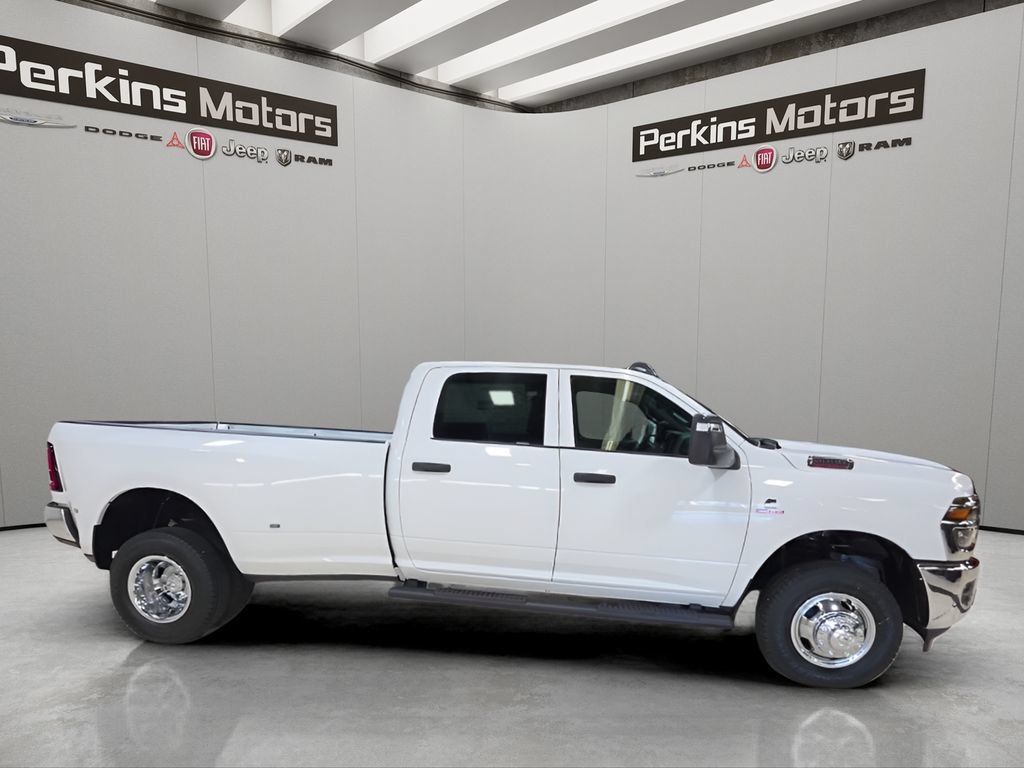 New 2026 RAM 3500 Tradesman AWD/4WD image 6