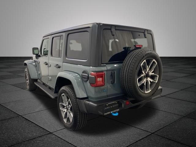 Used 2024 Jeep Wrangler Unlimited w/ Convenience Group AWD/4WD image 4