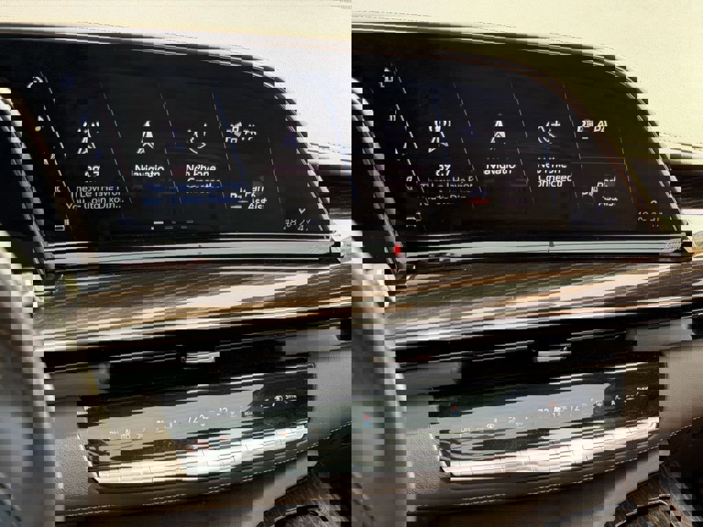 Used 2021 Cadillac Escalade ESV Premium Luxury image 21