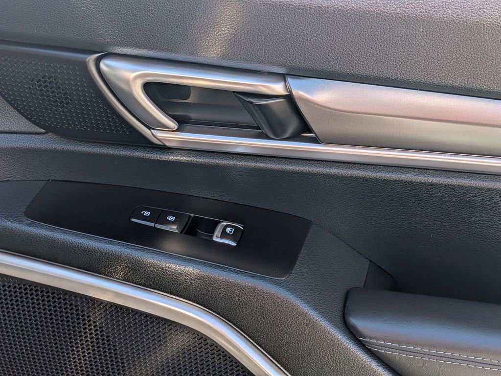 Used 2025 Kia Telluride S image 29
