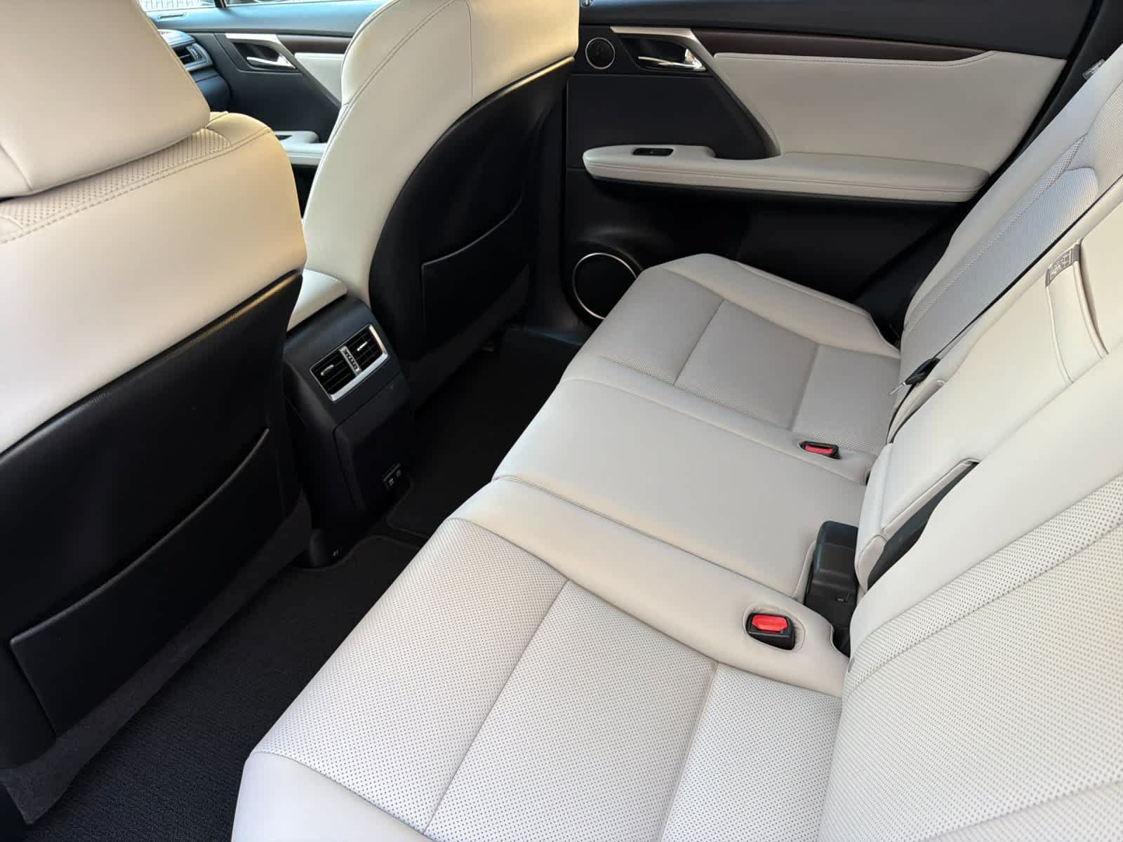 Certified 2022 Lexus RX 350 FWD w/ Premium Package image 4
