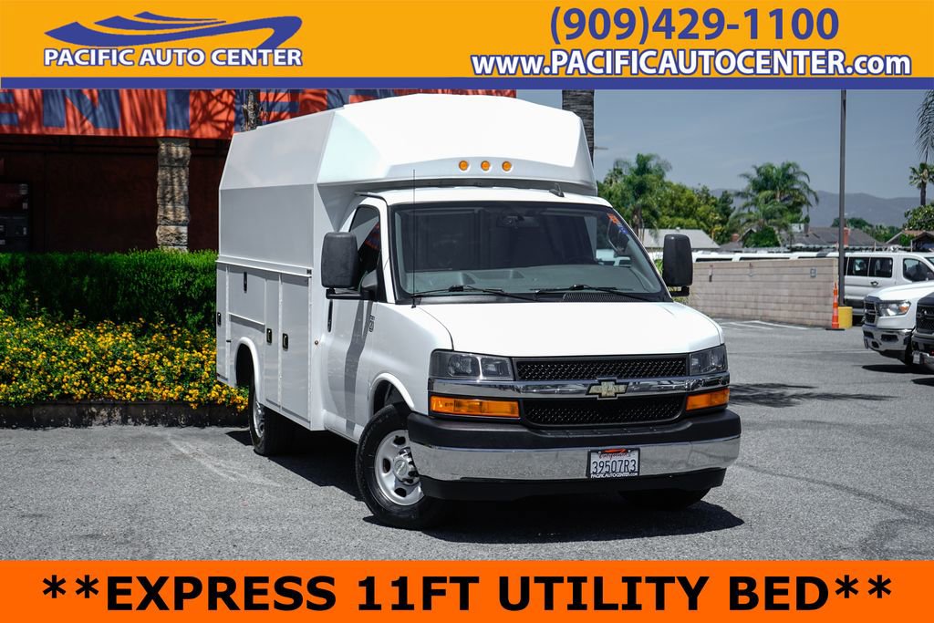 Used 2022 Chevrolet Express 3500 w/ Power Convenience Package RWD image 1
