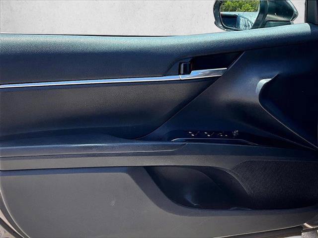 Used 2020 Toyota Camry LE FWD image 17